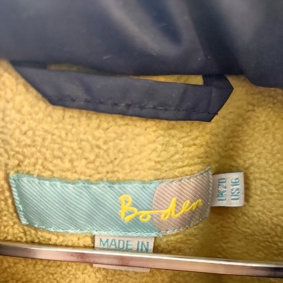 Boden Puffy Vest - size 16 - Picture 4 of 5